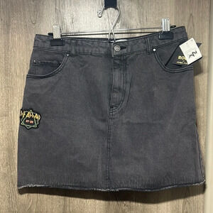 ROCK by JUNK FOOD Women’s Washed Black Def Leppard Patches Denim Skirt SZ 11 NWT